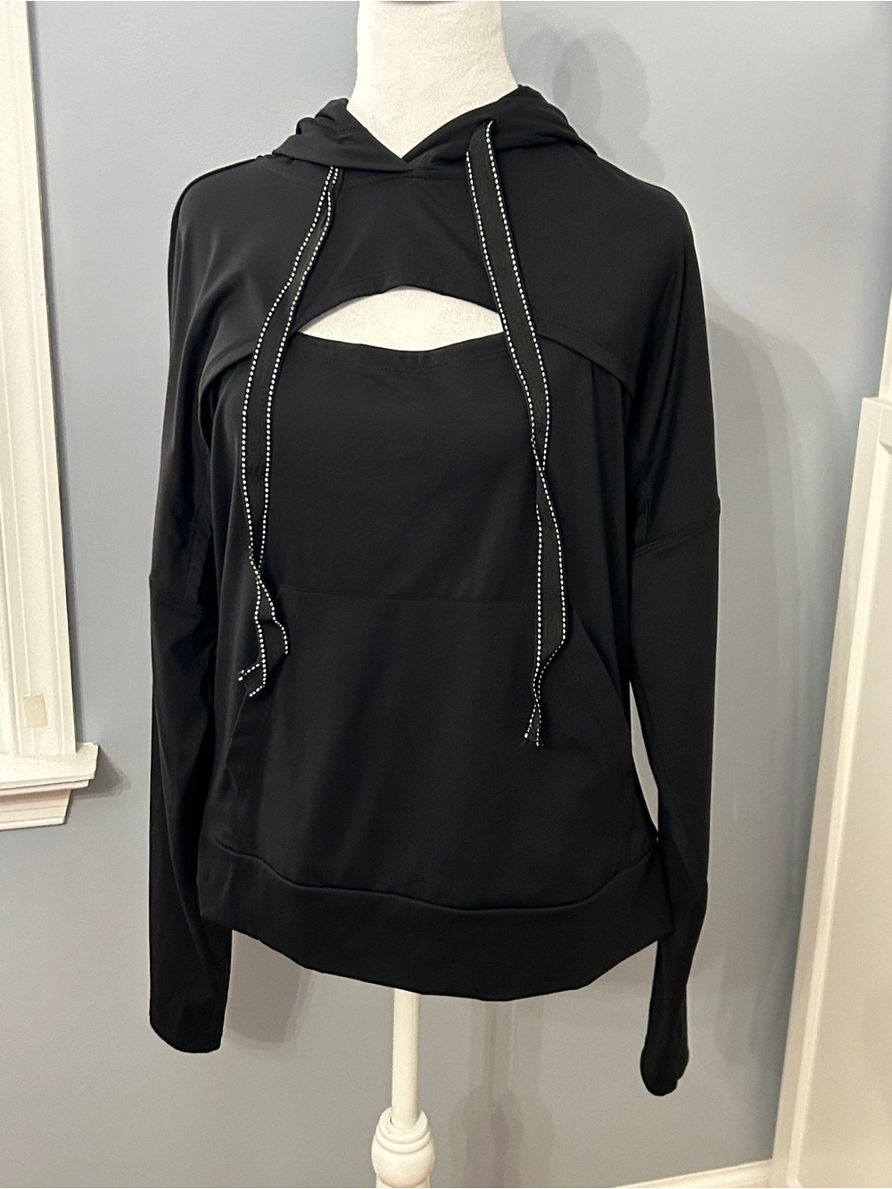 Raffinalla Black Cutout Keyhole Hoodie Top Size Small Drawstring Canada